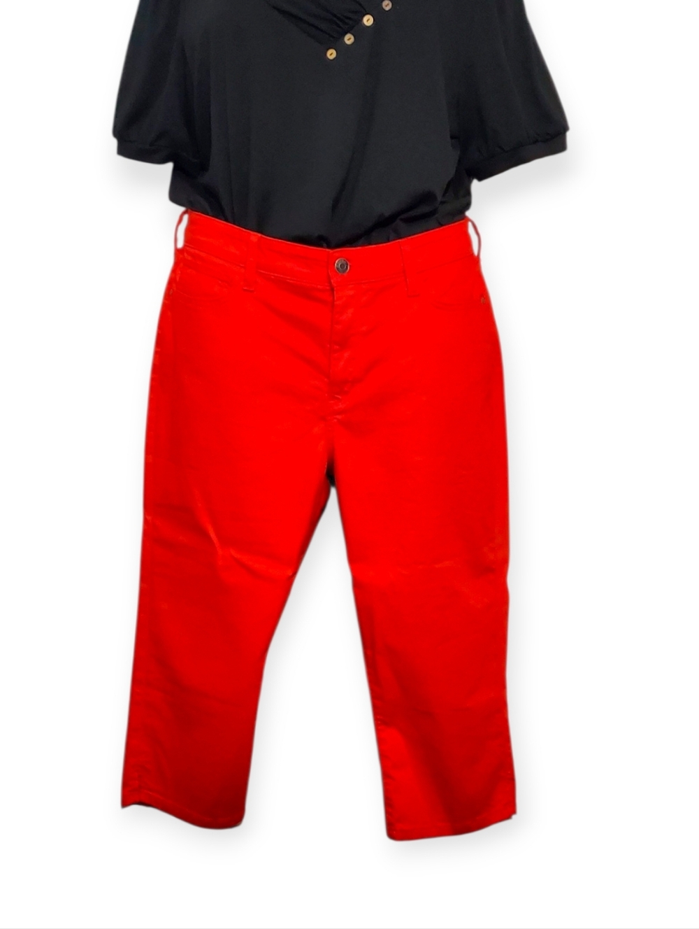 St. John's Bay Red Capri Pants